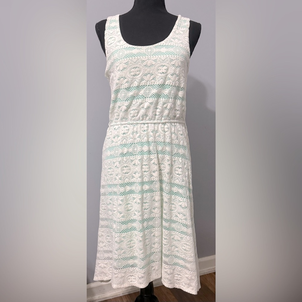 Maurice’s white lace/ mint green lining